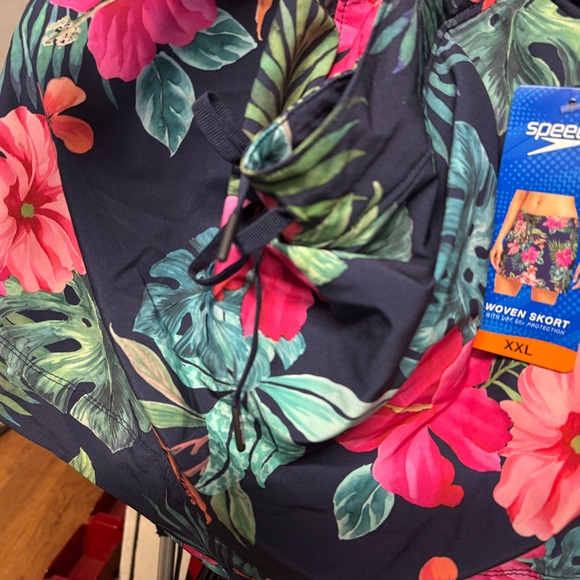 Speedo Women's Floral Woven Skort - Navy - Picture 2 of 2